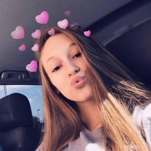 Meet your Posher, Kayla